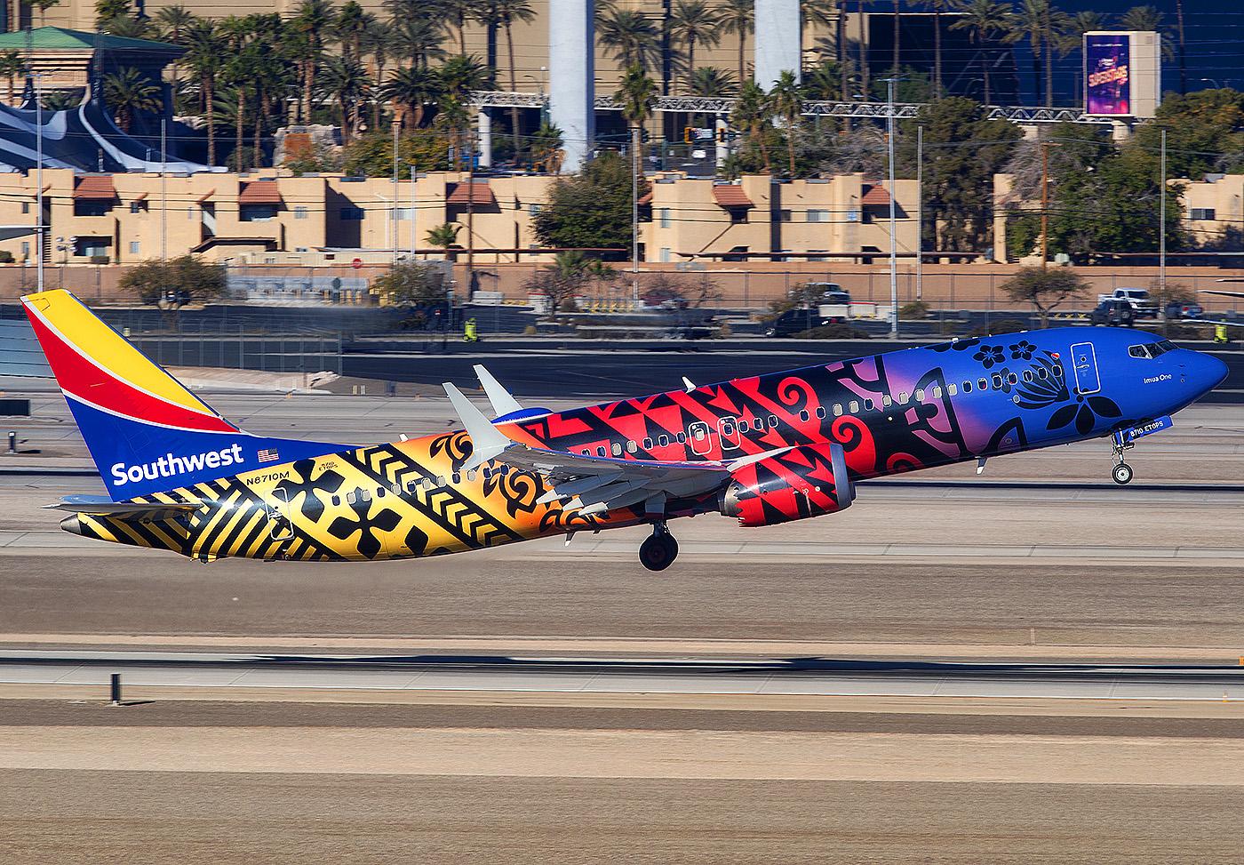 Southwest Airlines 737-8